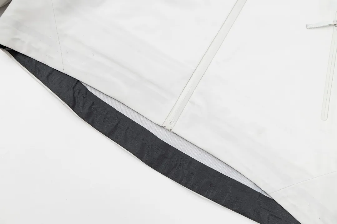 【 】 Hot Sale Arc'teryx Beta LT 26844 Gore-tex ， ， Factory ， ！ bluesign@ N 3LGORE-TEX ， Wear-Resistant， 、 Breathable， ， 20000 Breathable 10000 E 3D ， 3D ， ， ， Authentic YKK ， ， ， ， ， Factory ， ， ， ， 。 ， ， ，Lightweight ， Series ， Quality ！